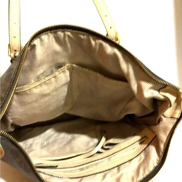 Michael Kors MK signature print canvas hobo handbag - Picture 9 of 10